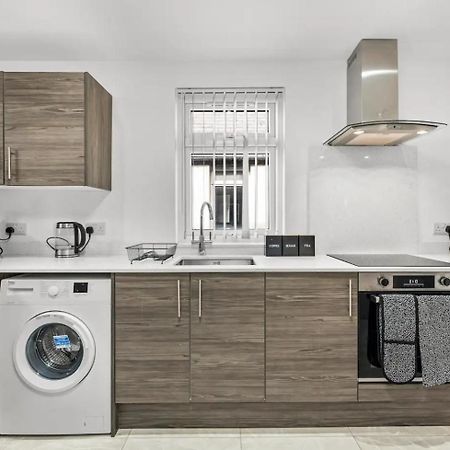 A Stylish Luxury 2 Bedroom Duplex Apartment คาร์ดิฟฟ์ ภายนอก รูปภาพ